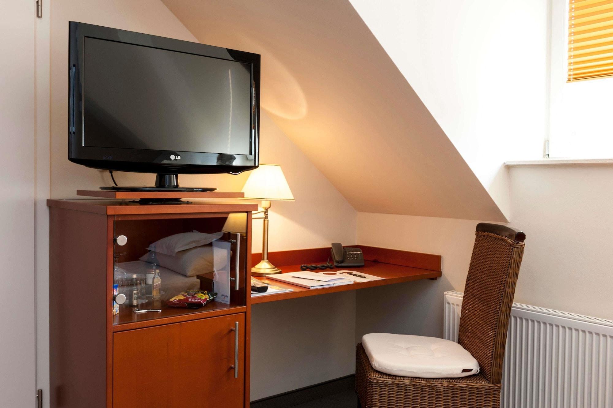 วินด์แฮม การ์เดน เควดลินบวร์ค ชตัดชลอสส์ Hotel เควดลินบวร์ก ภายนอก รูปภาพ