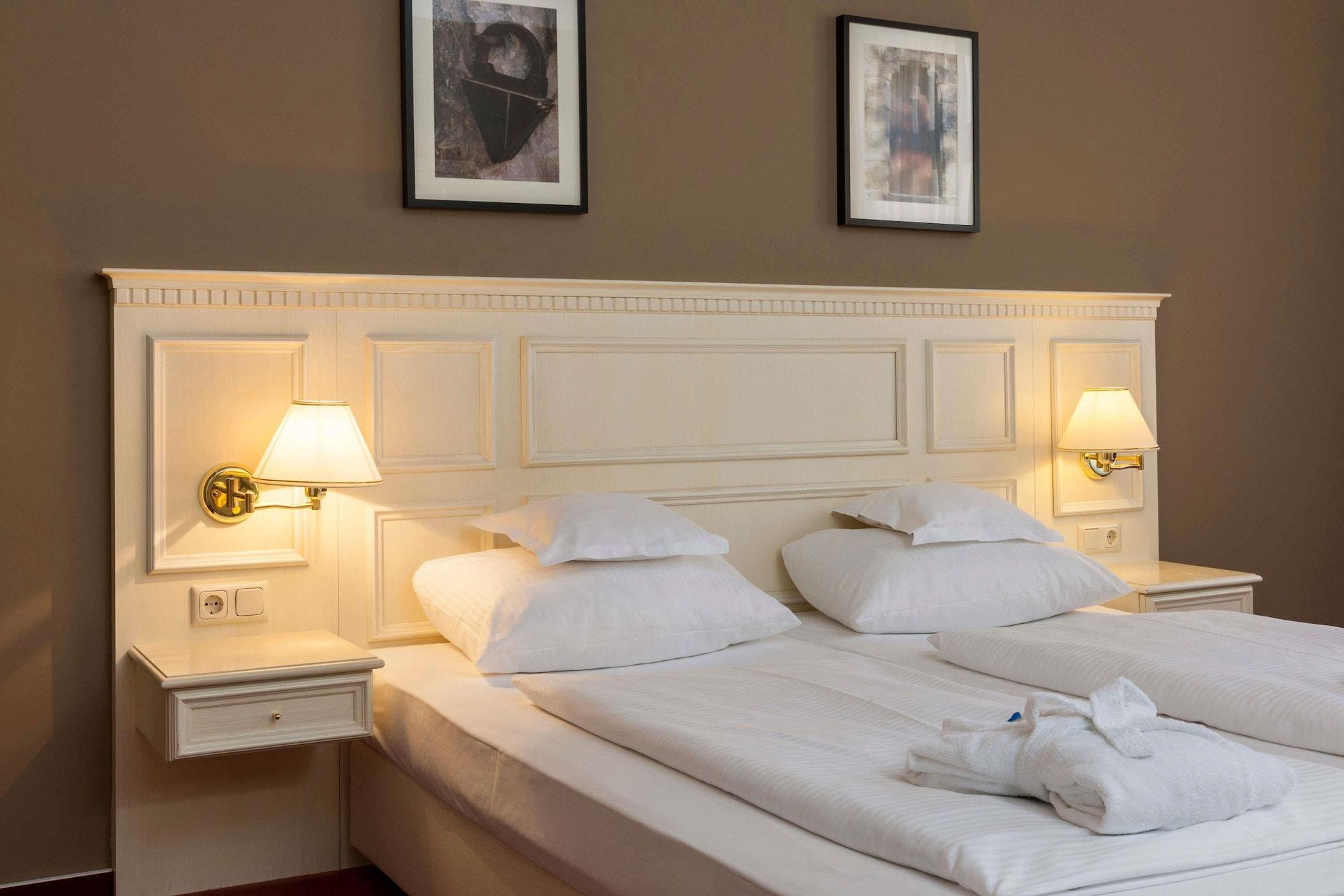 วินด์แฮม การ์เดน เควดลินบวร์ค ชตัดชลอสส์ Hotel เควดลินบวร์ก ภายนอก รูปภาพ