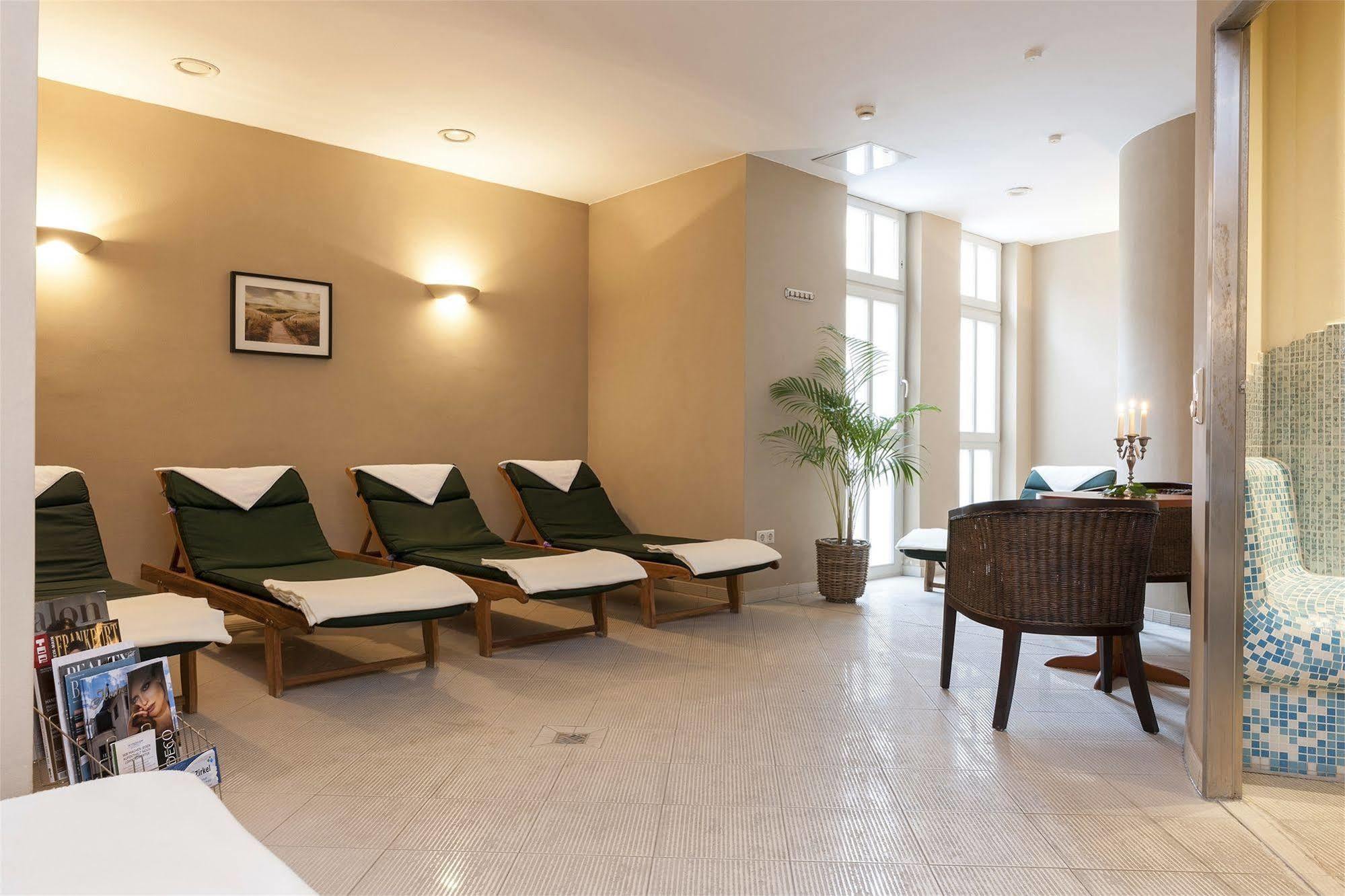 วินด์แฮม การ์เดน เควดลินบวร์ค ชตัดชลอสส์ Hotel เควดลินบวร์ก ภายนอก รูปภาพ